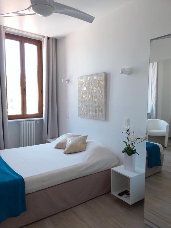 Hotel Du Soleil Ιέρ Εξωτερικό φωτογραφία