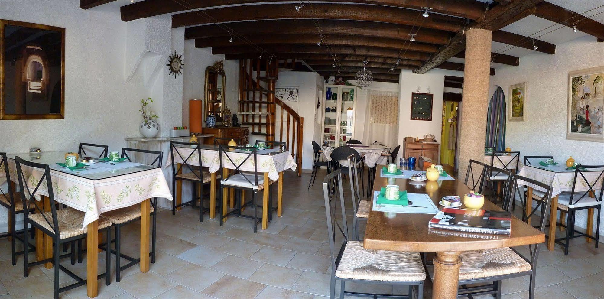 Hotel Du Soleil Ιέρ Εξωτερικό φωτογραφία