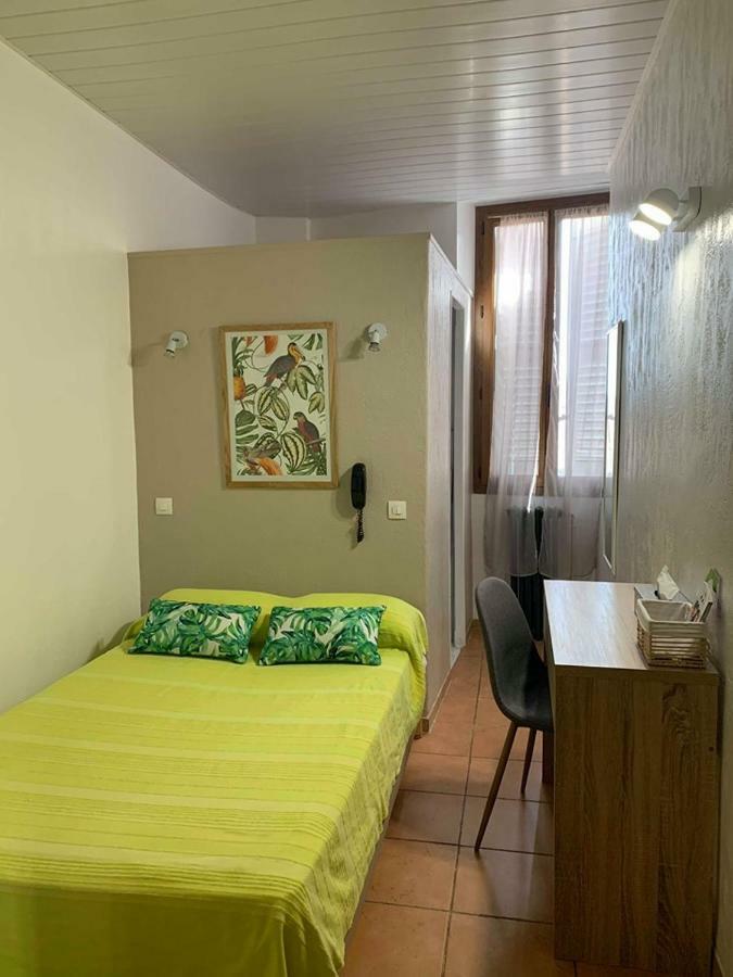 Hotel Du Soleil Ιέρ Εξωτερικό φωτογραφία