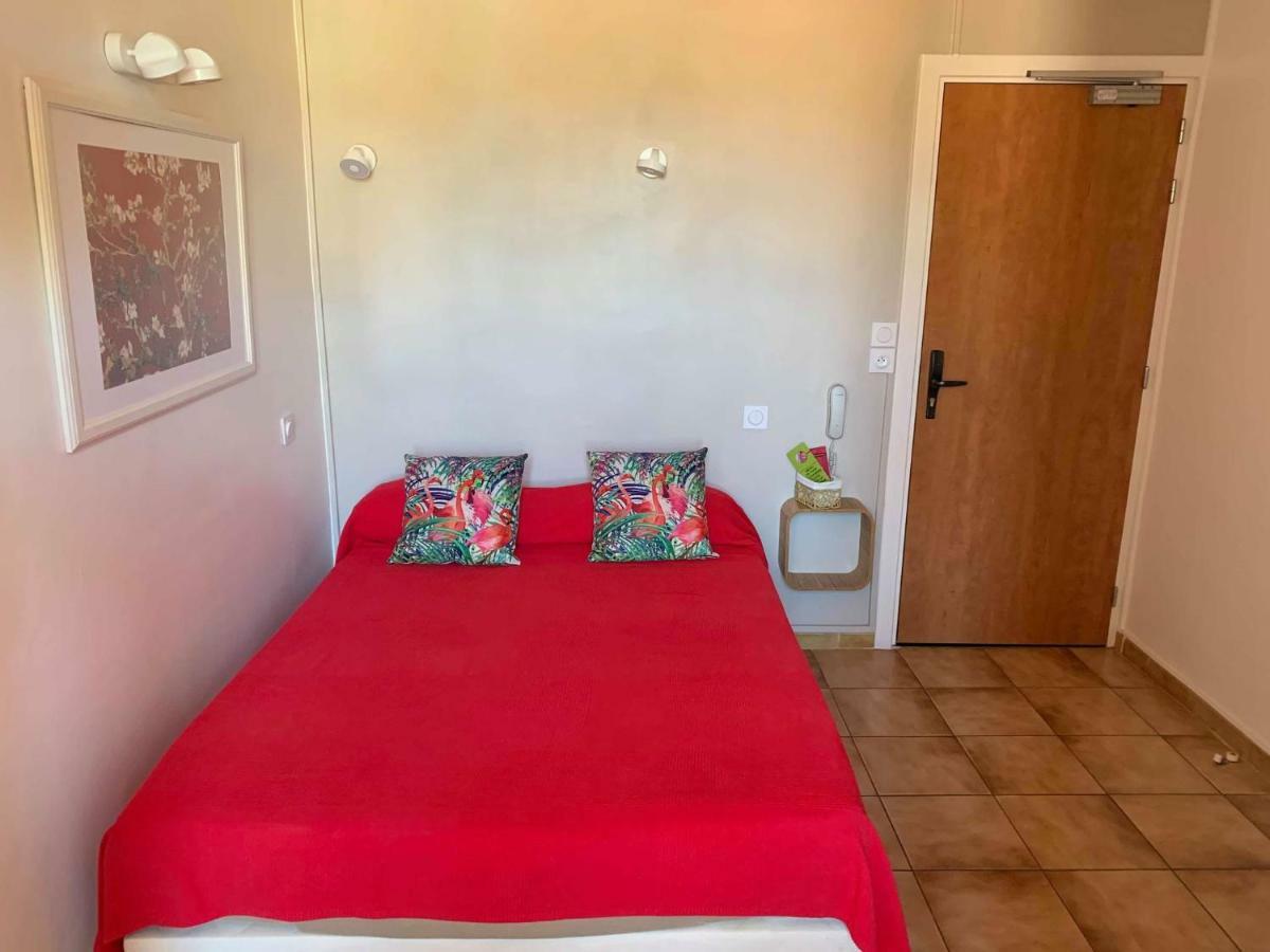 Hotel Du Soleil Ιέρ Εξωτερικό φωτογραφία