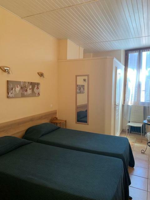 Hotel Du Soleil Ιέρ Εξωτερικό φωτογραφία
