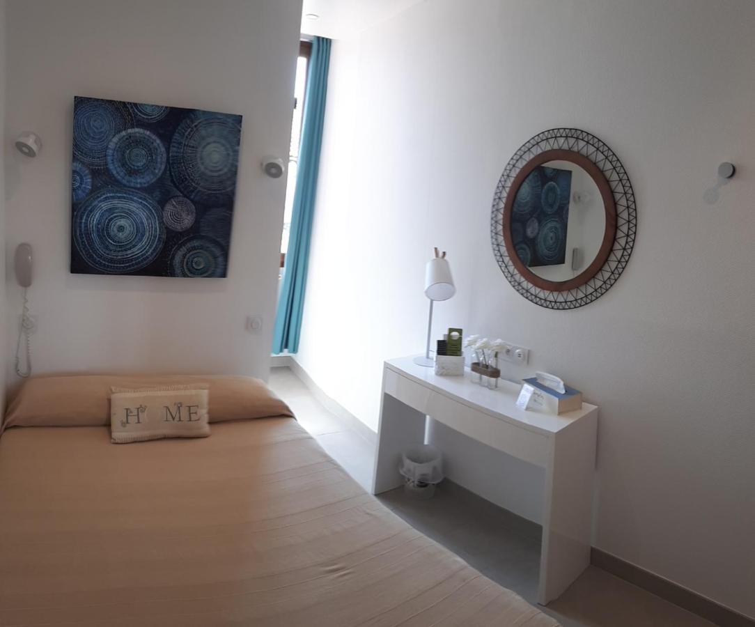 Hotel Du Soleil Ιέρ Εξωτερικό φωτογραφία