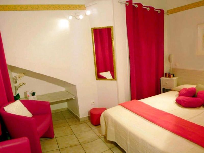 Hotel Du Soleil Ιέρ Εξωτερικό φωτογραφία