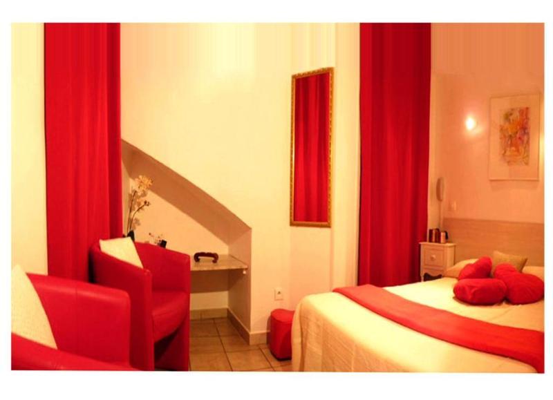 Hotel Du Soleil Ιέρ Εξωτερικό φωτογραφία